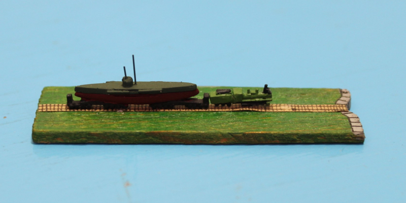 U-Boot "Kasatka" auf Bahntieflader mit Lokomotive (1 St.) D 1905 Vagel Grip VG 105 (?)